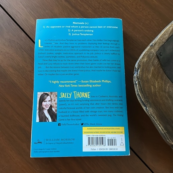 The Hating Game Novel by Sally Thorne - Picture 2 of 4